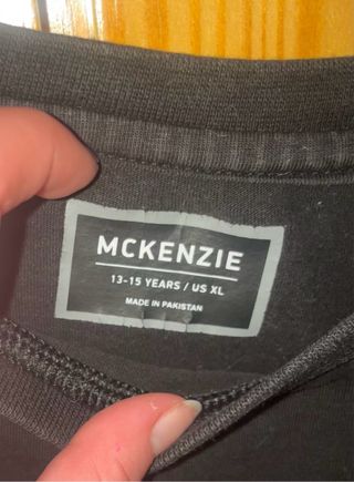 Camiseta McKenzie Negra Manga Corta