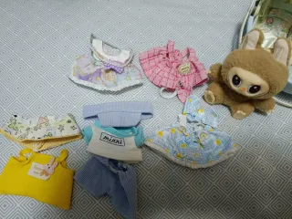 Labubu Peluche con Ropa y Accesorios