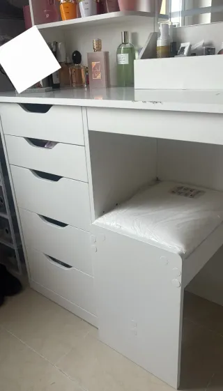 Tocador blanco con luz LED