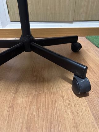 Silla de escritorio con ruedas