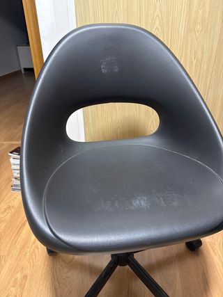 Silla de escritorio con ruedas