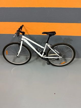 Bicicleta infantil blanca