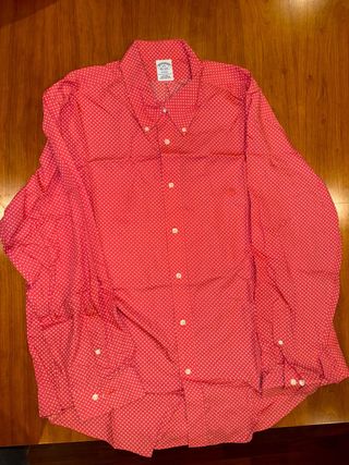 Camisa Brooks Brothers Roja dibujo blanco XXL.