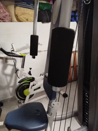 Máquina de musculación gimnasio