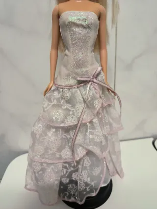 Barbie in abito da sposa