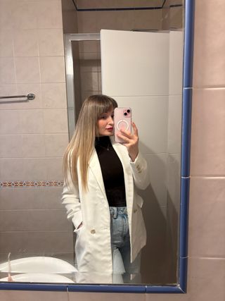 Americana blanca cruzada