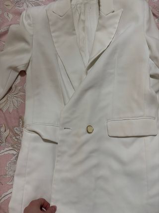 Americana blanca cruzada