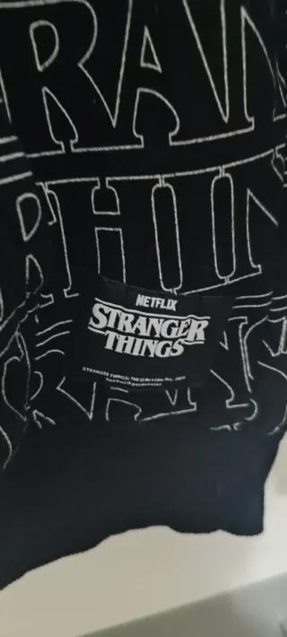 Sudadera Stranger Things Negra