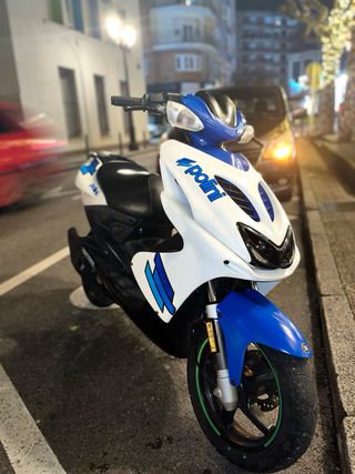 Yamaha Aerox por Jog