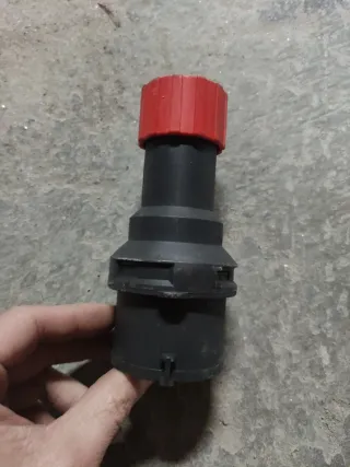 Enchufe trifásico 16A 200/346V