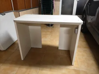 Cabecero y escritorio de madera