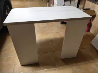 Cabecero y escritorio de madera