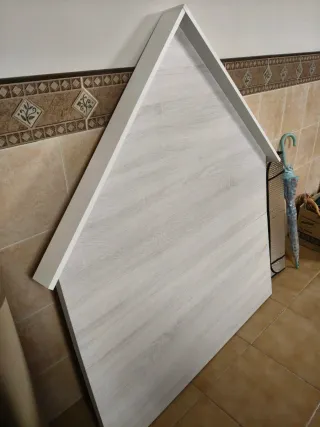 Cabecero y escritorio de madera