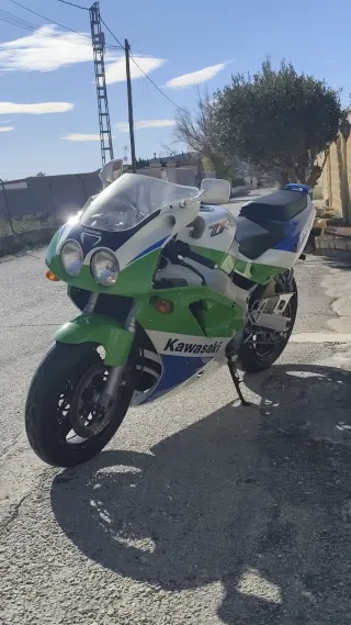 Kawasaki ZXR750 J - Impecable