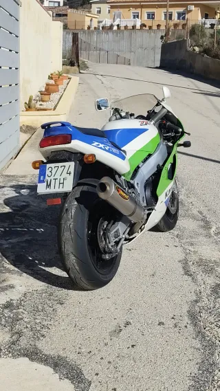 Kawasaki ZXR750 J - Impecable