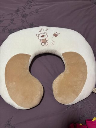 Cojín de lactancia con osito