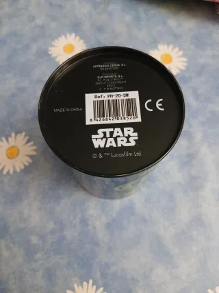 Hucha Star Wars y hucha Pokemon.