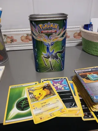 Hucha Star Wars y hucha Pokemon.