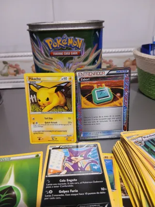 Hucha Star Wars y hucha Pokemon.