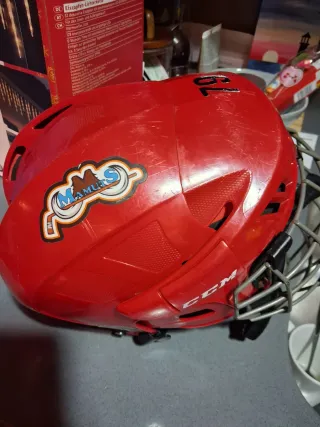 Casco Hockey CCM Rojo Talla M