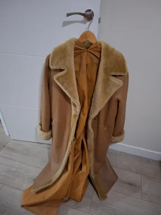 Abrigo de piel camel