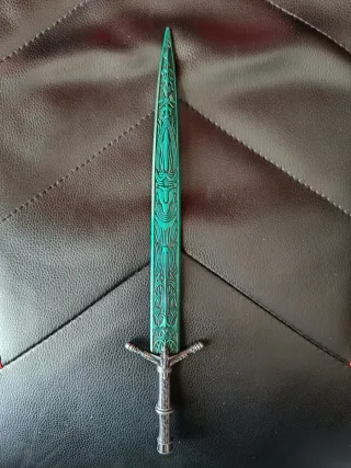 Espada bloodborne Luna oscura + Base expositora