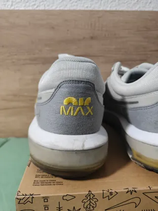 Zapatillas Nike Air Max Motif Blancas y Amarillas