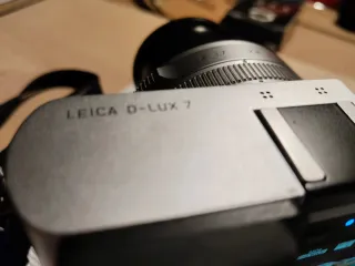 Leica D-Lux 7 como nueva + cargador