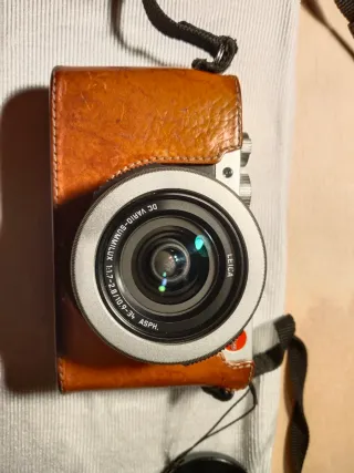 Leica D-Lux 7 como nueva + cargador