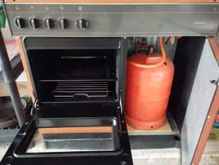 Cocina de Gas Corberó 4 Fuegos con Horno