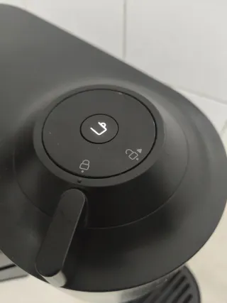 Cafetera Nespresso Vertuo Negra