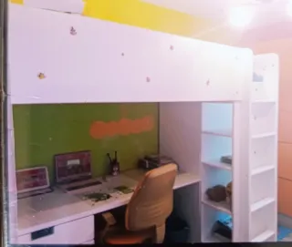 Cama litera blanca y wengue o negra