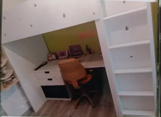 Cama litera blanca y wengue o negra