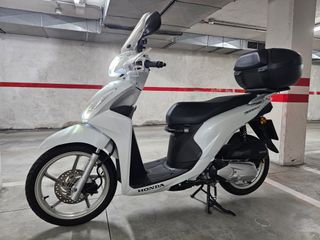 Honda Vision 110 Scooter IMPECABLE