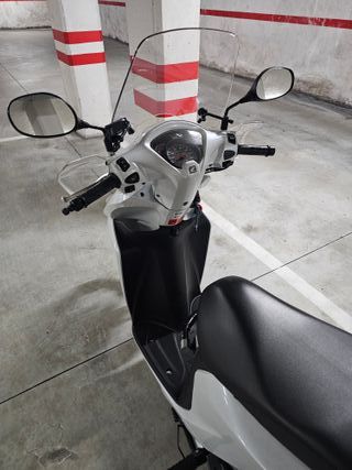 Honda Vision 110 Scooter IMPECABLE