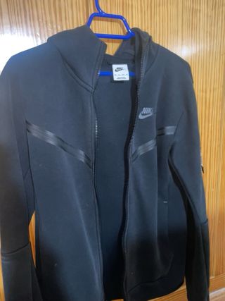 Chaqueta Tech Nike Negra