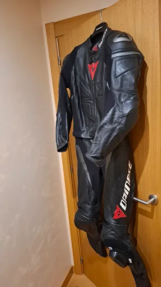 Mono de cuero Dainese Laguna seca