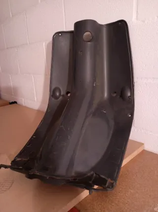 Contraescudo Piaggio Zip Negro