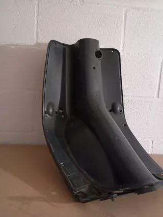 Contraescudo Piaggio Zip Negro