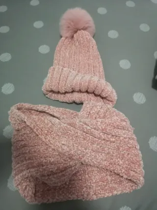 Gorro y braga de punto rosa