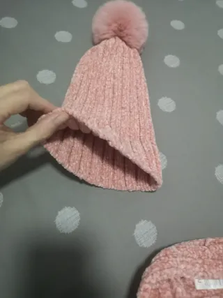 Gorro y braga de punto rosa