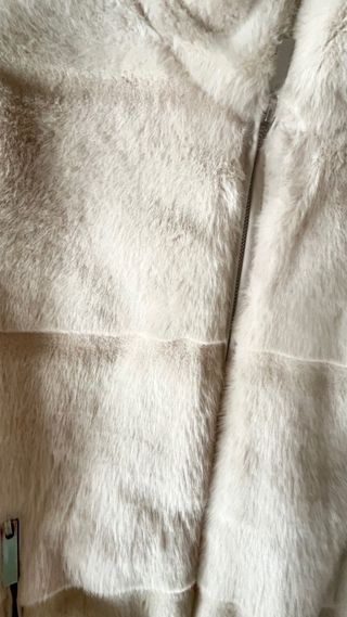 Cazadora bomber pelo beige