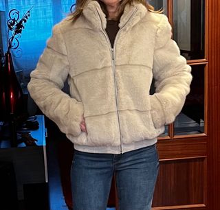Cazadora bomber pelo beige