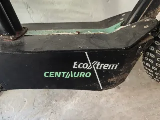 Patinete eléctrico con asiento matriculado