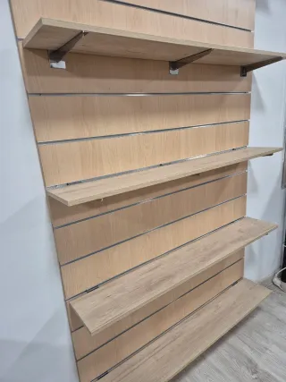 Panel estantería madera con baldas