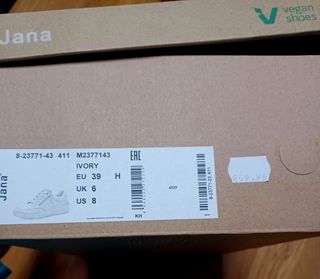 Zapatillas Jana nuevas