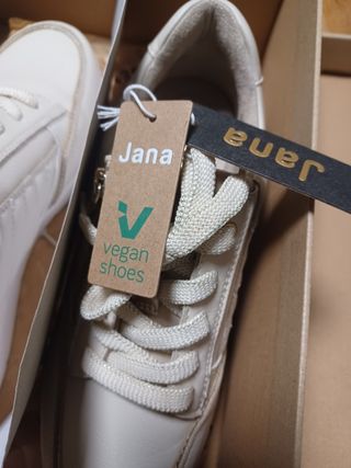 Zapatillas Jana nuevas
