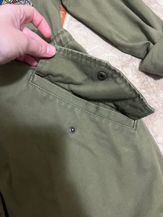 Chaqueta Stradivarius verde caqui