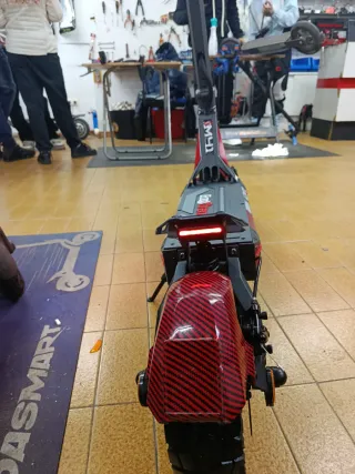 Patín Eléctrico Ecoxtream Tank M41