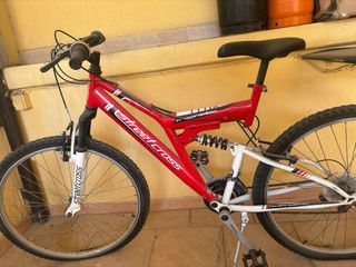 Bicicletta da ragazzo StreetCross rossa